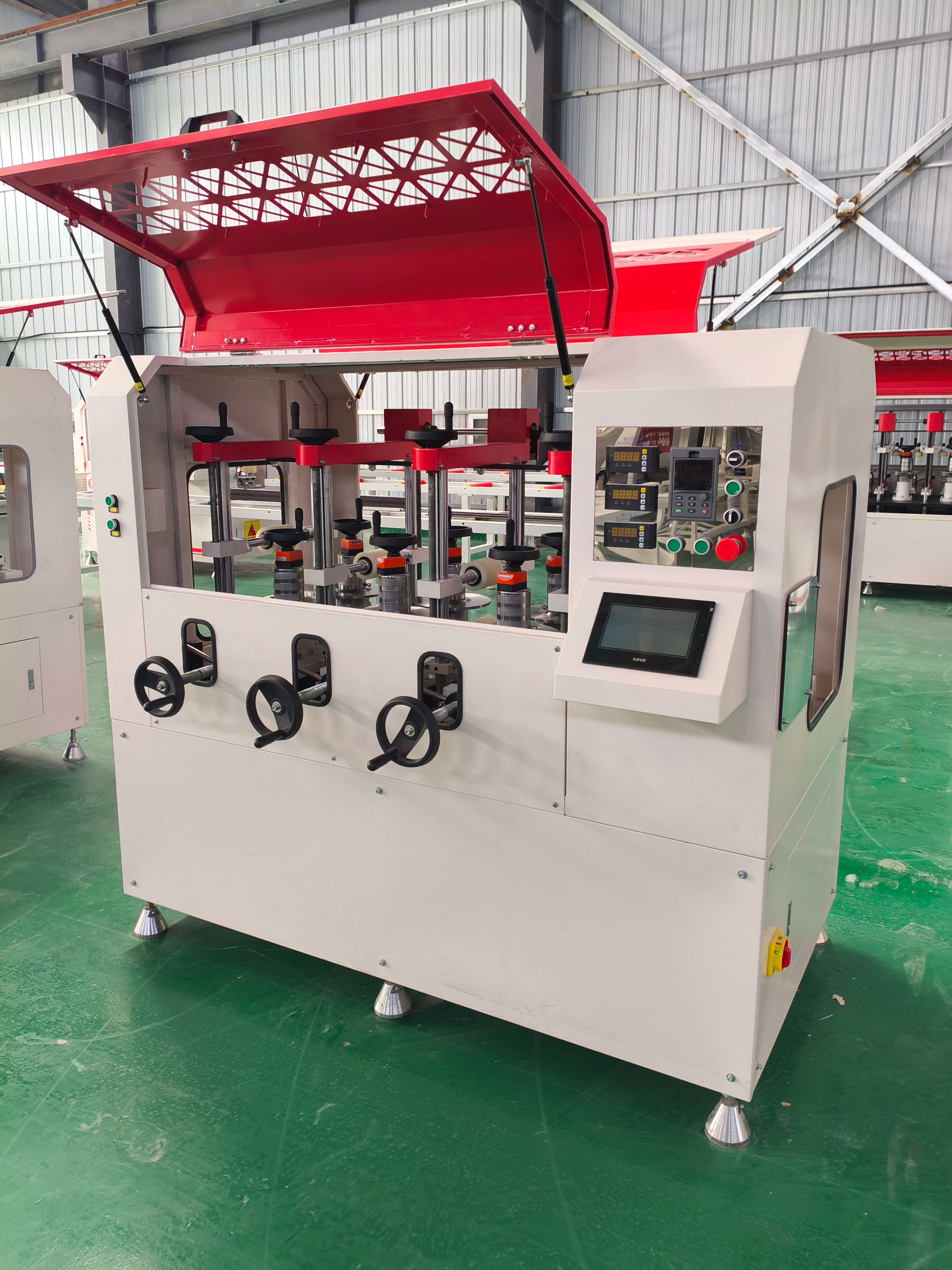 斷橋鋁滾壓復(fù)合機(jī)工作原理